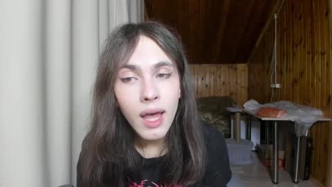 Mark online show from December 15, 8:25 pm