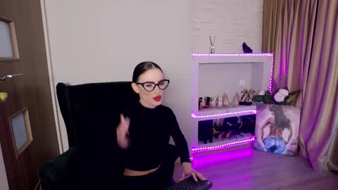 FeetVibe online show from November 30, 9:05 am