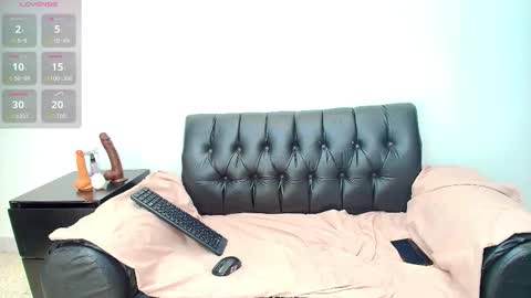 Femboy Max online show from September 28, 2:04 pm