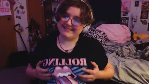 femcelsam online show from April 8, 4:04 am