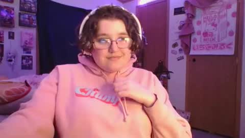 femcelsam online show from April 5, 4:31 am