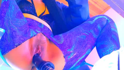 stefannia online show from October 6, 11:44 pm