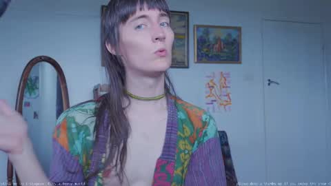 Snapshot of fernydew chatting on March 5, 12:27 am Fern next stream 430pm Monday PST online show from March 5, 12:27 am