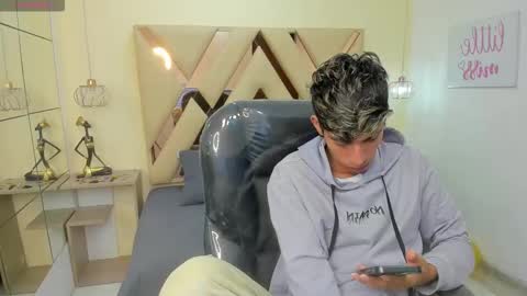 FER PHOENIX online show from October 28, 3:40 am