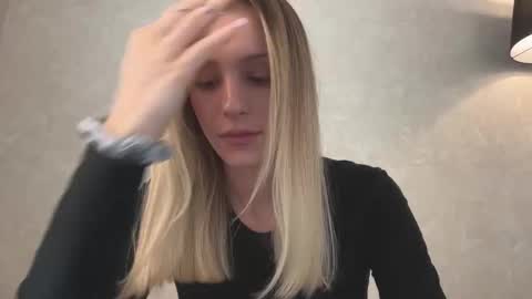 Lisa online show from November 19, 7:29 am