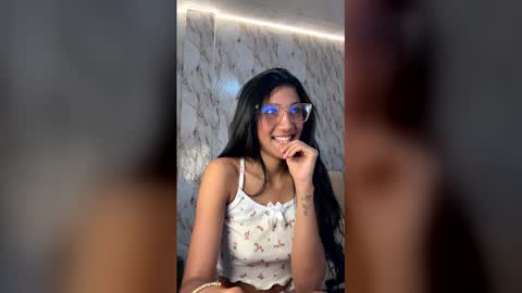 Freyja  online show from February 14, 1:52 am