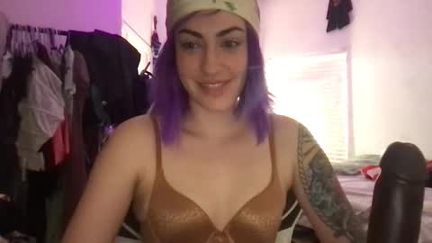 fgsammie online show from April 21, 1:42 am