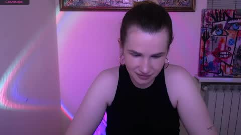 Mia online show from July 21, 11:34 am