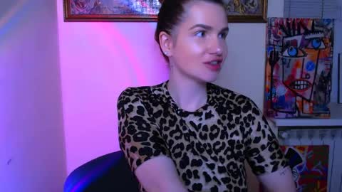 Mia online show from July 15, 10:31 am