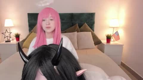 fiamoory online show from January 15, 8:23 am