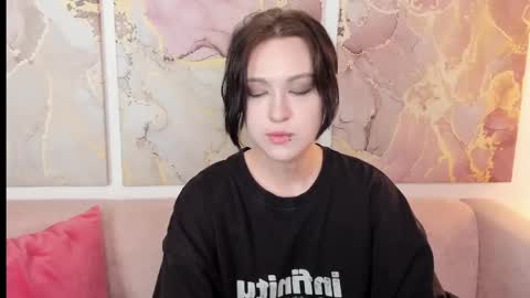 fiamoory online show from April 23, 1:35 am