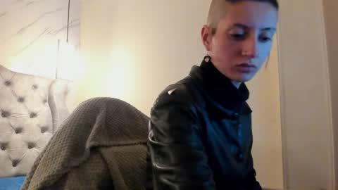   online show from April 21, 11:50 am