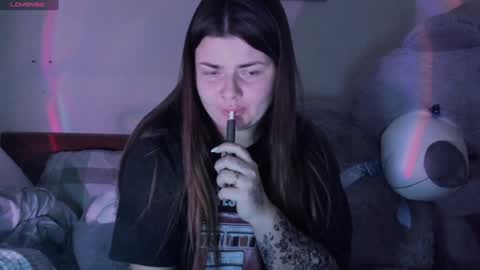 Snapshot of fiery__lady_ chatting on December 6, 7:28 pm Evita online show from December 6, 7:28 pm