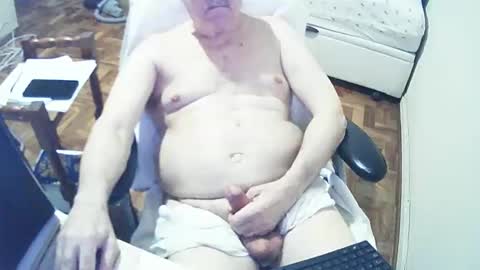 Snapshot of filhober chatting on January 29, 12:43 am filhober online show from January 29, 12:43 am