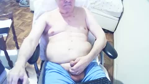 Snapshot of filhober chatting on March 6, 12:32 am filhober online show from March 6, 12:32 am