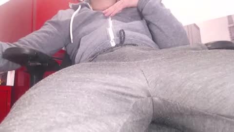 filouxx70 online show from October 17, 10:14 pm