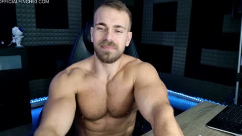 Snapshot of finch93 chatting on December 30, 7:42 pm Nick online show from December 30, 7:42 pm