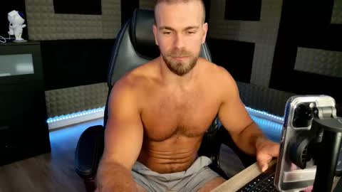 Snapshot of finch93 chatting on September 26, 4:48 pm Nick online show from September 26, 4:48 pm