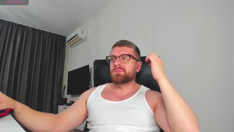 FindomGuyXXX online show from February 1, 8:17 pm