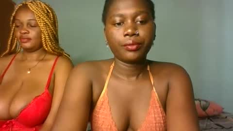 Snapshot of fine_melanie chatting on February 22, 9:01 am melanie online show from February 22, 9:01 am