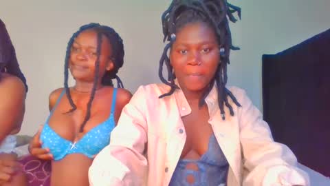 Snapshot of fine_melanie chatting on January 30, 2:49 am melanie online show from January 30, 2:49 am