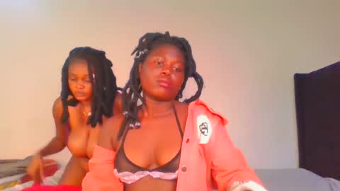 Snapshot of fine_melanie chatting on January 27, 6:08 am melanie online show from January 27, 6:08 am