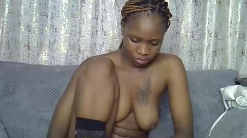 fine_queen12 online show from April 15, 8:09 pm