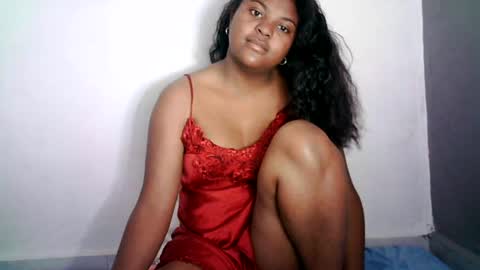 fiona_00 online show from August 1, 12:45 am