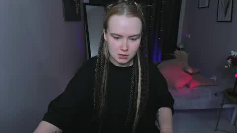 Fiona online show from April 21, 1:42 am