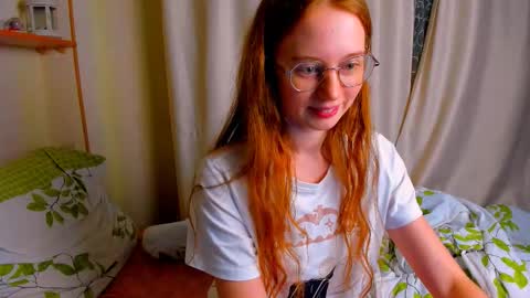 fire_luna online show from November 20, 6:05 pm