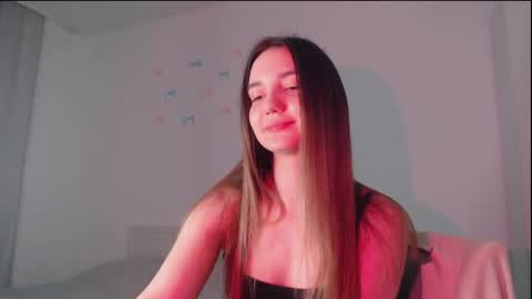 fireflies_fly_ online show from April 22, 8:05 pm