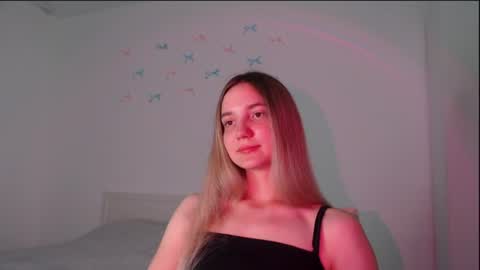 fireflies_fly_ online show from July 25, 8:29 pm