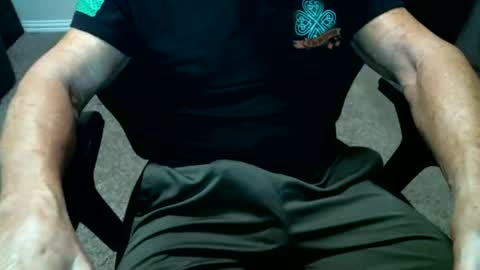 fitguy40 online show from April 26, 3:37 am