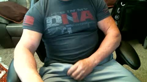 fitguy40 online show from December 18, 8:25 pm