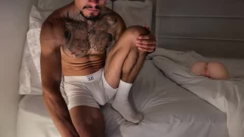 fitjacques online show from May 24, 3:03 am