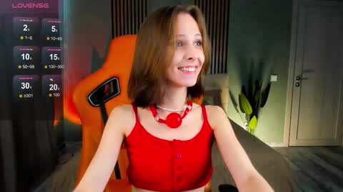 im Linda please give me thumbs up online show from September 13, 3:31 am