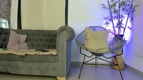 Flavia online show from January 8, 7:20 pm