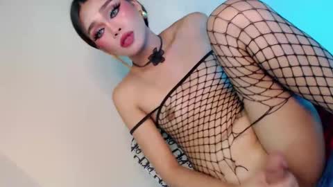 Suzy online show from November 12, 7:27 pm