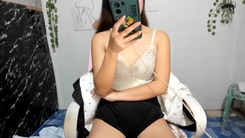 flirty_rhia online show from April 21, 12:03 am