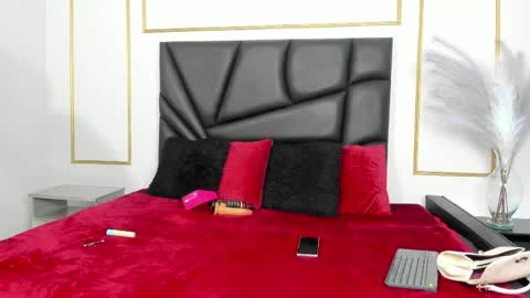  Flor  online show from April 15, 3:43 am