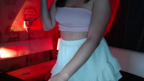 Flora online show from April 16, 8:09 pm