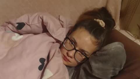 say meow and send tip  online show from December 4, 8:52 pm