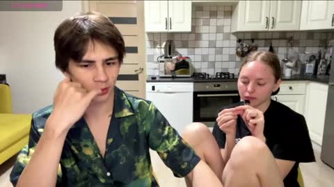 flowerscouple online show from April 27, 10:07 pm