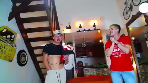 Snapshot of flyckers chatting on October 10, 3:18 pm flyckers online show from October 10, 3:18 pm