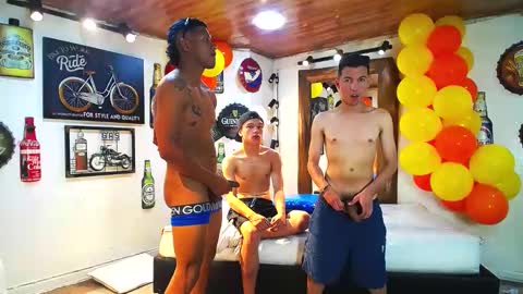 Snapshot of flyckers chatting on January 21, 9:46 pm flyckers online show from January 21, 9:46 pm