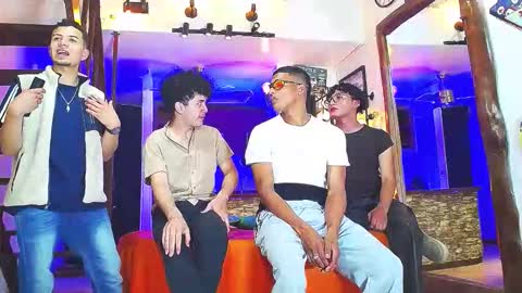 Snapshot of flyckers chatting on October 4, 8:17 pm flyckers online show from October 4, 8:17 pm