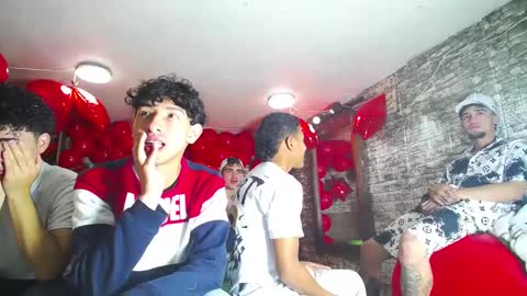 Snapshot of flyckers chatting on February 27, 9:14 pm flyckers online show from February 27, 9:14 pm