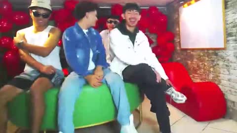 Snapshot of flyckers chatting on March 8, 9:18 pm flyckers online show from March 8, 9:18 pm