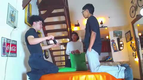 Snapshot of flyckers chatting on October 27, 8:42 pm flyckers online show from October 27, 8:42 pm