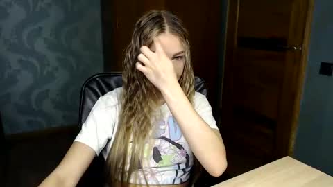 Molli  Ready for any play with you. Hottest show in pvt  Help a student earn big tokens  online show from February 26, 11:30 pm